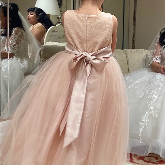 5T Flower Girl Dress Sequins and Tulle - Picture 8 of 8